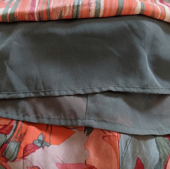 BANANA REPUBLIC Beautiful 100% Silk Dress - Picture 11 of 14